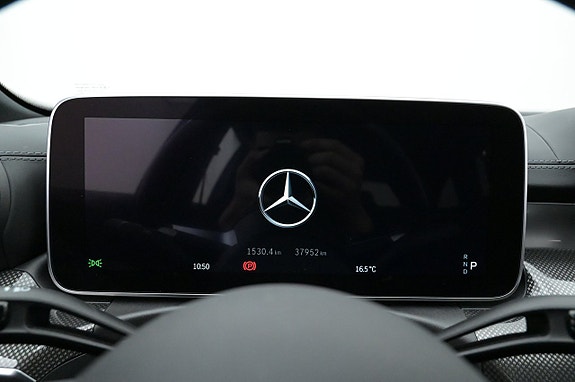 Mercedes-Benz C300 8 of 27