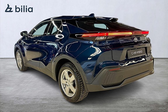 Toyota C-HR 2 of 19