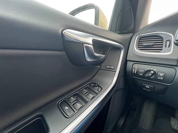 Volvo V60 17 of 23