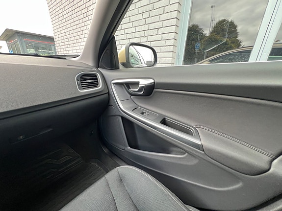 Volvo V60 22 of 23
