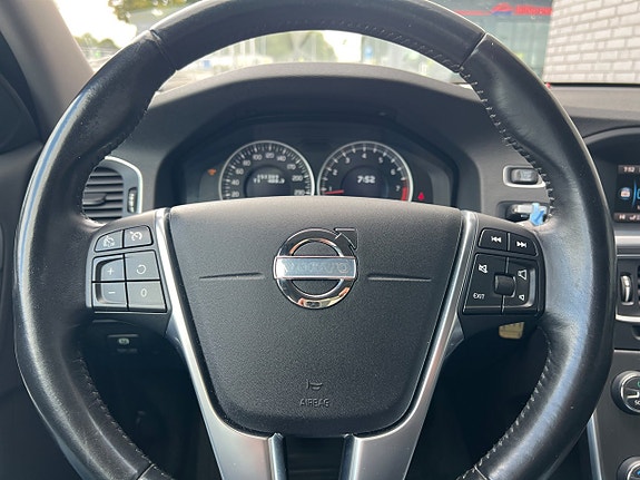 Volvo V60 18 of 23