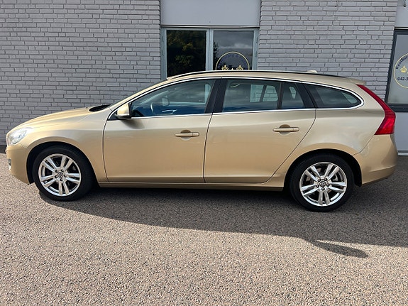 Volvo V60 7 of 23