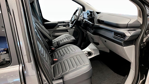Ford Custom Tourneo 8 of 9