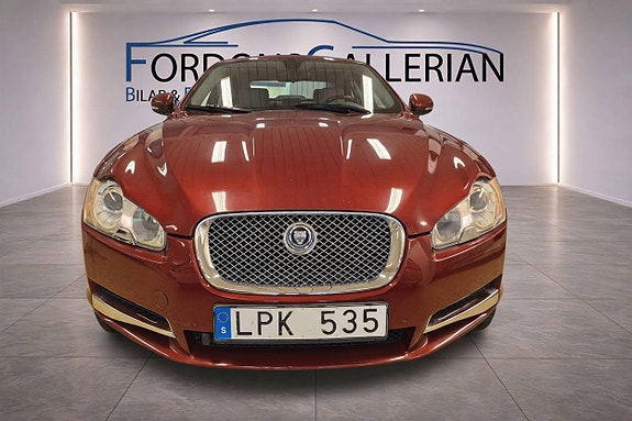 Jaguar XF 2 of 11