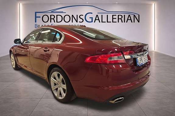 Jaguar XF 6 of 11