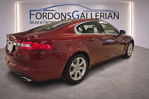 Jaguar XF 4 of 11