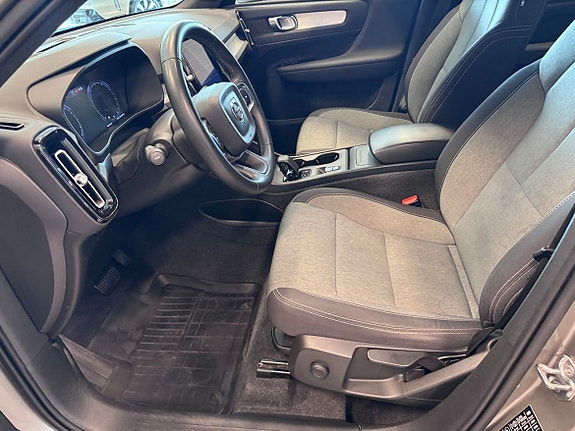 Volvo XC40 7 of 11