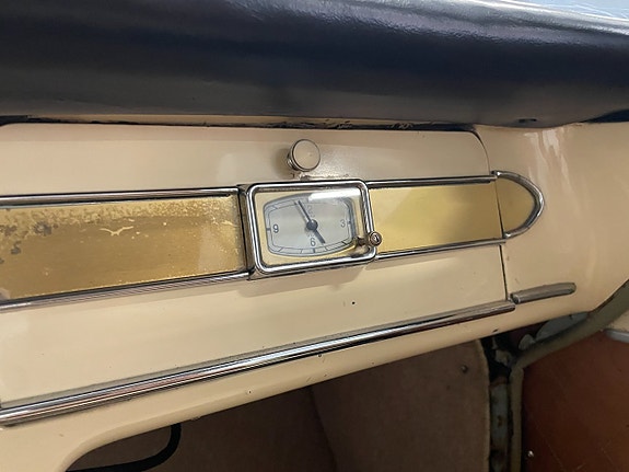 Borgward Isabella 12 of 12