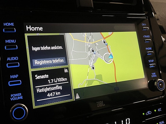 Toyota Prius Plug-in Hybrid 18 of 26