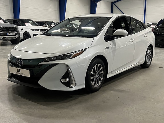 Toyota Prius Plug-in Hybrid 6 of 26