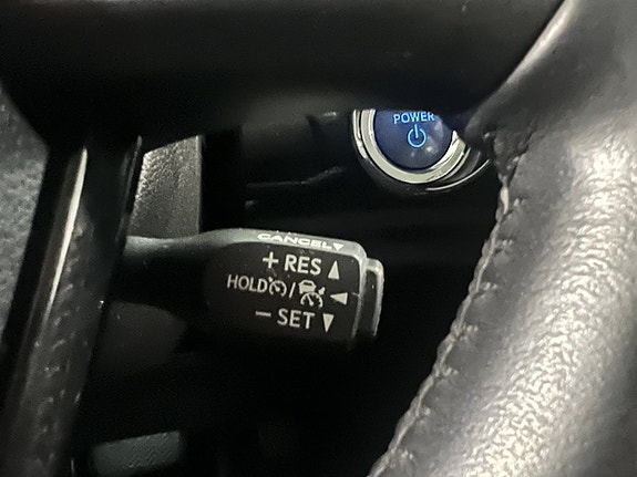 Toyota Prius Plug-in Hybrid 10 of 26