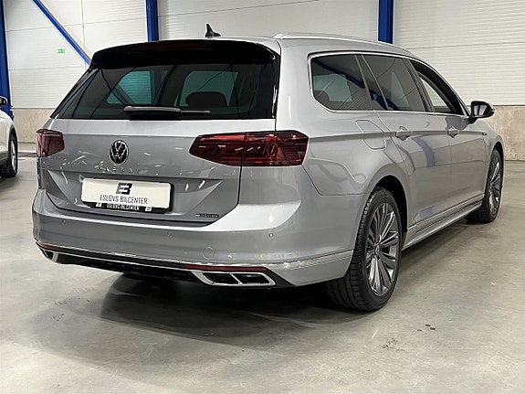 Volkswagen Passat 3 of 26