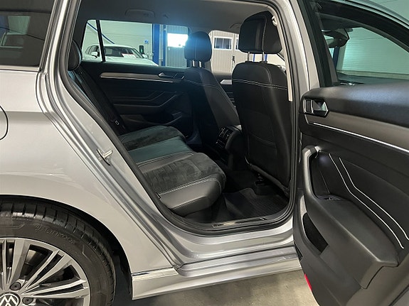 Volkswagen Passat 15 of 26