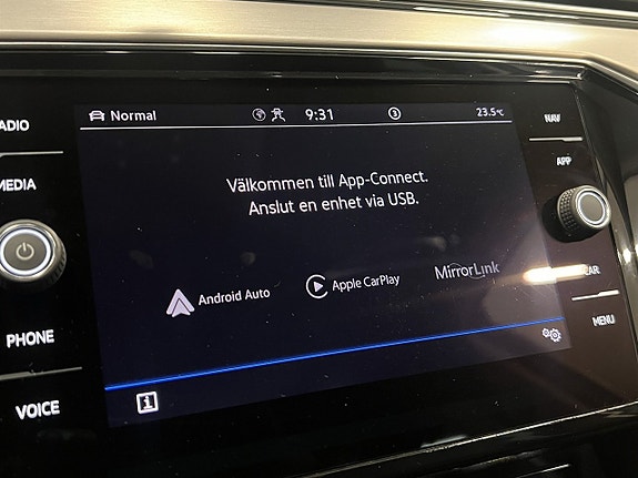 Volkswagen Passat 20 of 26