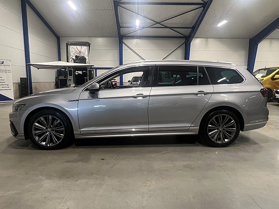 Volkswagen Passat 5 of 26