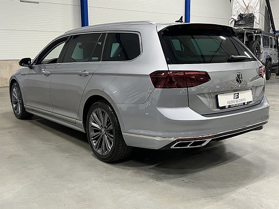 Volkswagen Passat 4 of 26