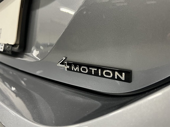 Volkswagen Passat 24 of 26
