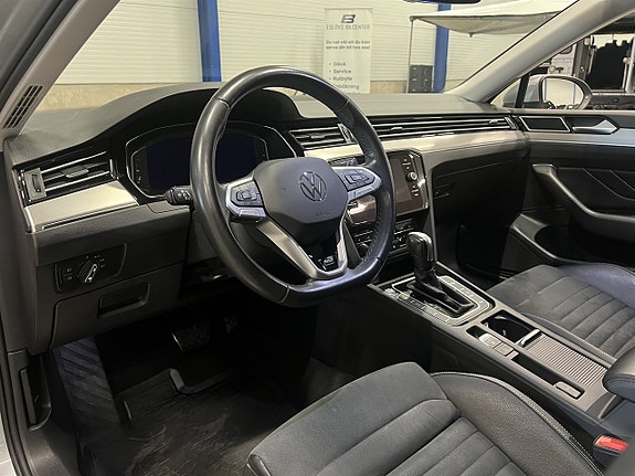 Volkswagen Passat 9 of 26