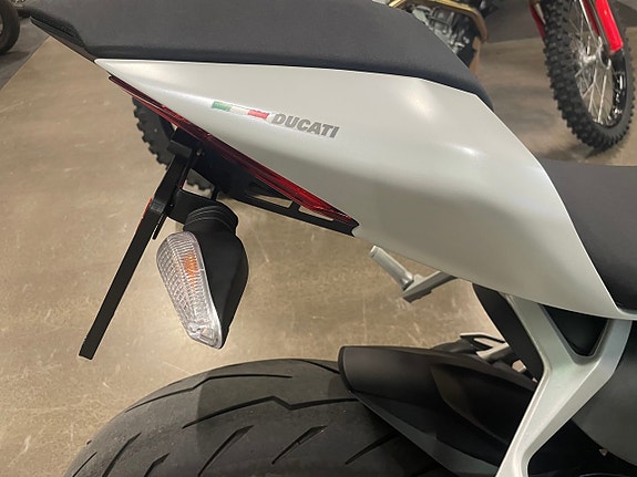 Ducati PANIGALE 959 ABS AKRAPOVIC TAIL TIDY panigale V2 5 of 5