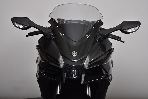 Kawasaki Ninja H2 SX / Nyservad / Slip-on 15 of 18