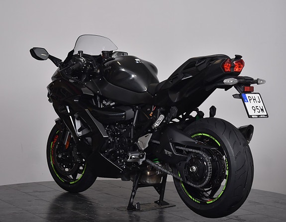 Kawasaki Ninja H2 SX / Nyservad / Slip-on 5 of 18