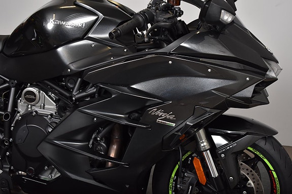 Kawasaki Ninja H2 SX / Nyservad / Slip-on 14 of 18