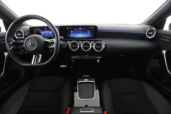 Mercedes-Benz CLA200 13 of 30