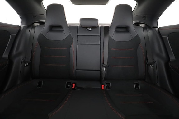 Mercedes-Benz CLA200 16 of 30