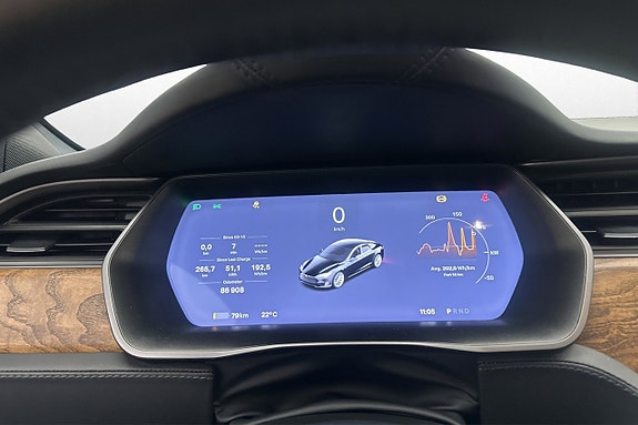 Tesla Model S 26 of 30
