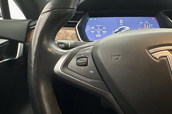 Tesla Model S 27 of 30
