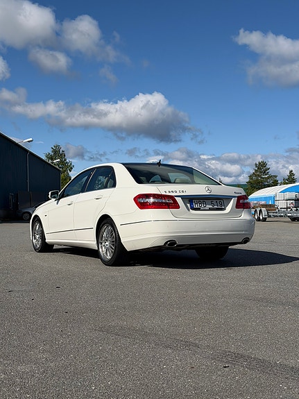 Mercedes-Benz E350 3 of 9