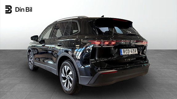 Volkswagen Tiguan 5 of 15