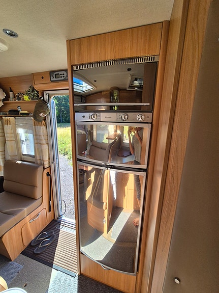 Niesmann-Bischoff ARTO74 LE 11 of 21