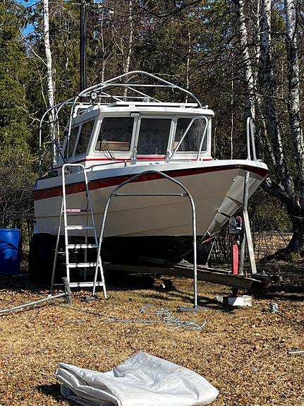 Shippy 680 AC Yamaha 115F 2 of 5