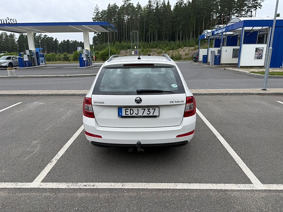 Skoda Octavia 6 of 12