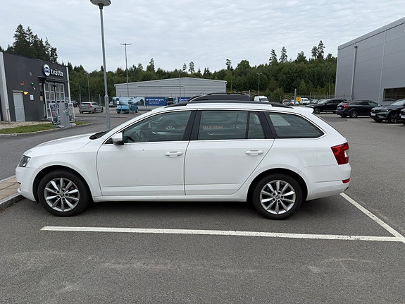 Skoda Octavia 2 of 12