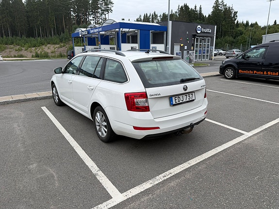 Skoda Octavia 3 of 12