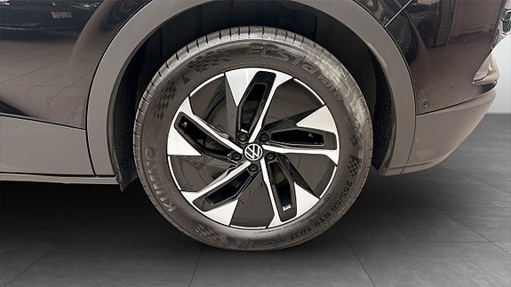 Volkswagen ID.4 6 of 13