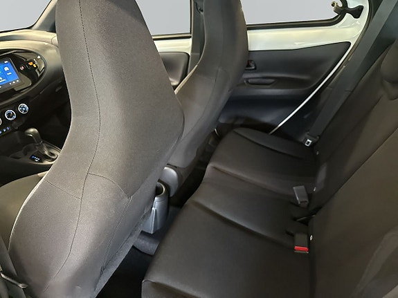 Toyota Aygo X 8 of 16