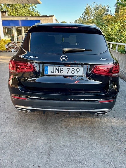 Mercedes-Benz GLC300 de 3 of 8