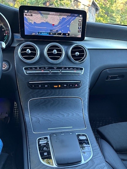 Mercedes-Benz GLC300 de 5 of 8