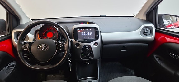 Toyota Aygo 8 of 22