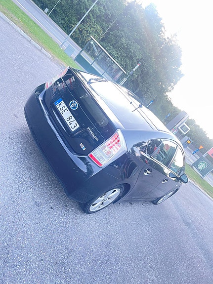 Toyota Prius 5 of 10