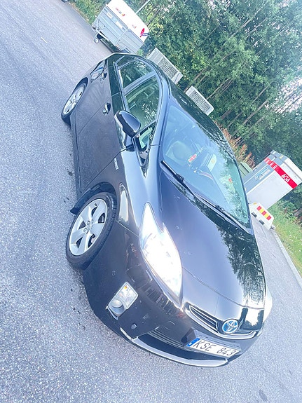Toyota Prius 8 of 10