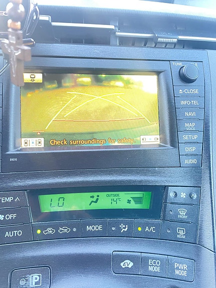 Toyota Prius 6 of 10