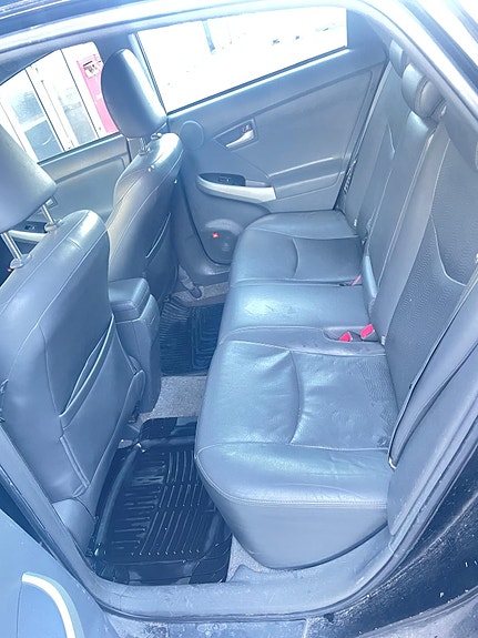 Toyota Prius 2 of 10
