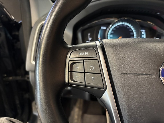 Volvo XC60 15 of 23