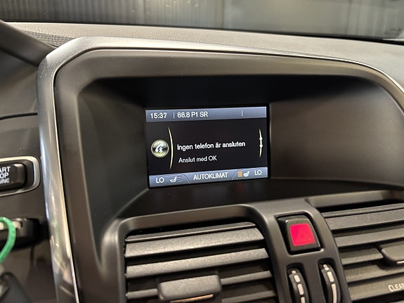Volvo XC60 12 of 23