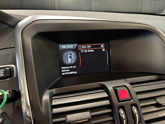 Volvo XC60 13 of 23