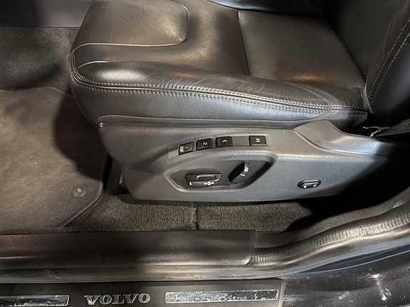 Volvo XC60 16 of 23